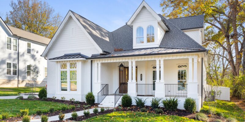 149-web-or-mls-IMG_1622 A white home near downtown Franklin Tennessee